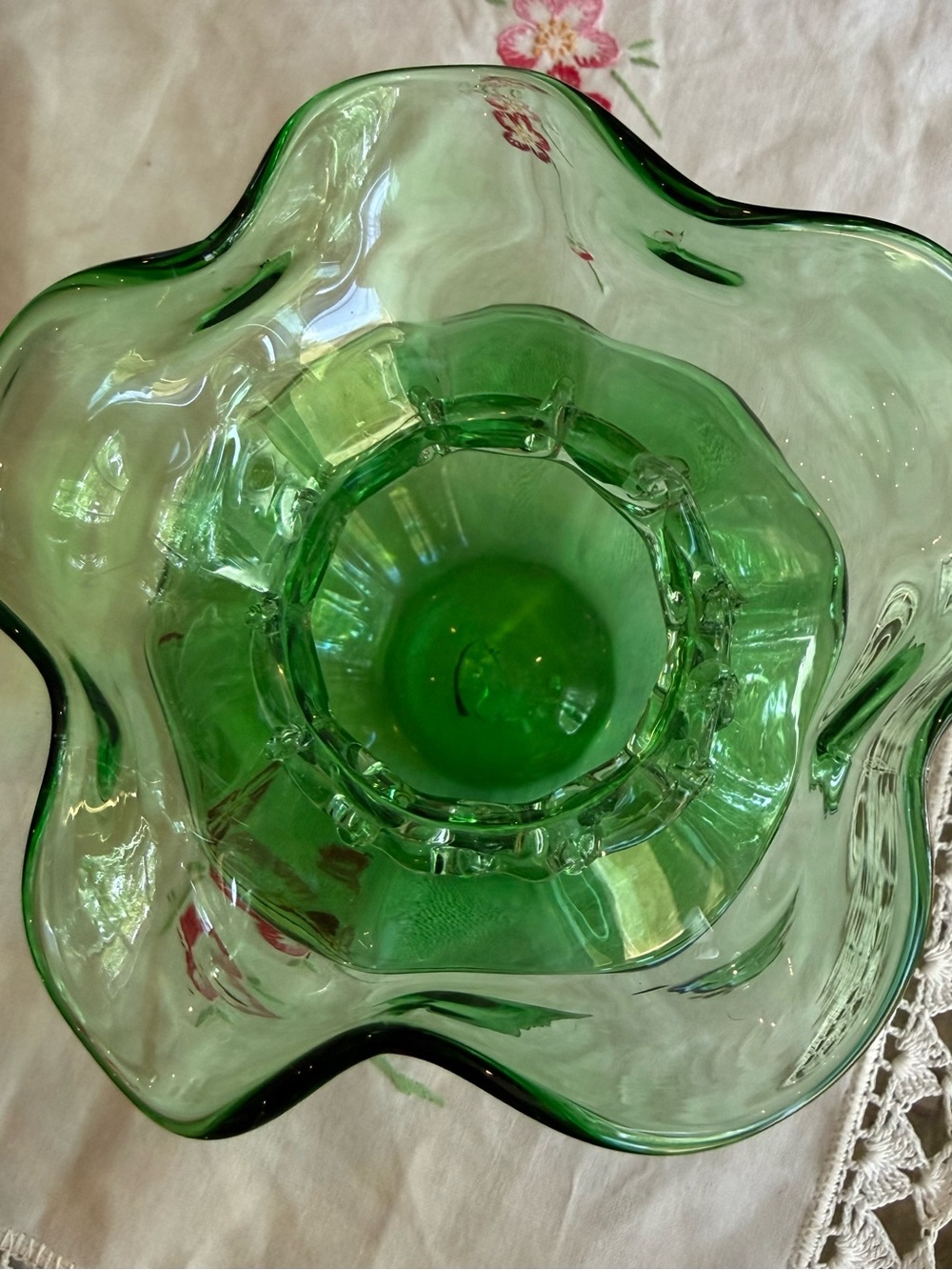 Vintage Green Handblown Glass Vase with Ruffled Rim - Picture 3 of 5